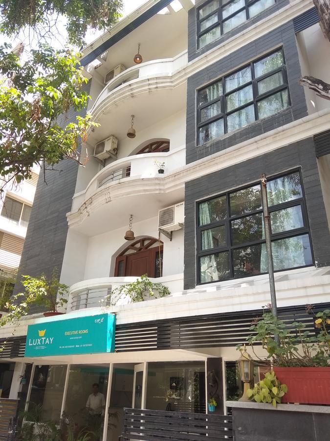 Luxtay Suites Bangalore Exterior foto